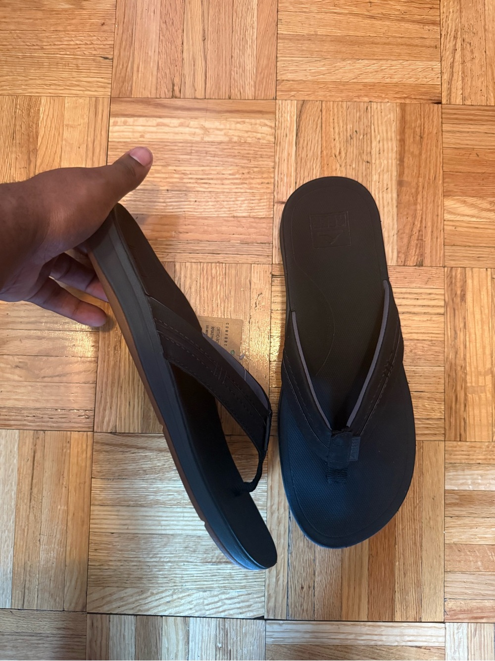 BNWT Reef Men's Black Ortho-Bounce Coast Thong Sandal - Black size 12